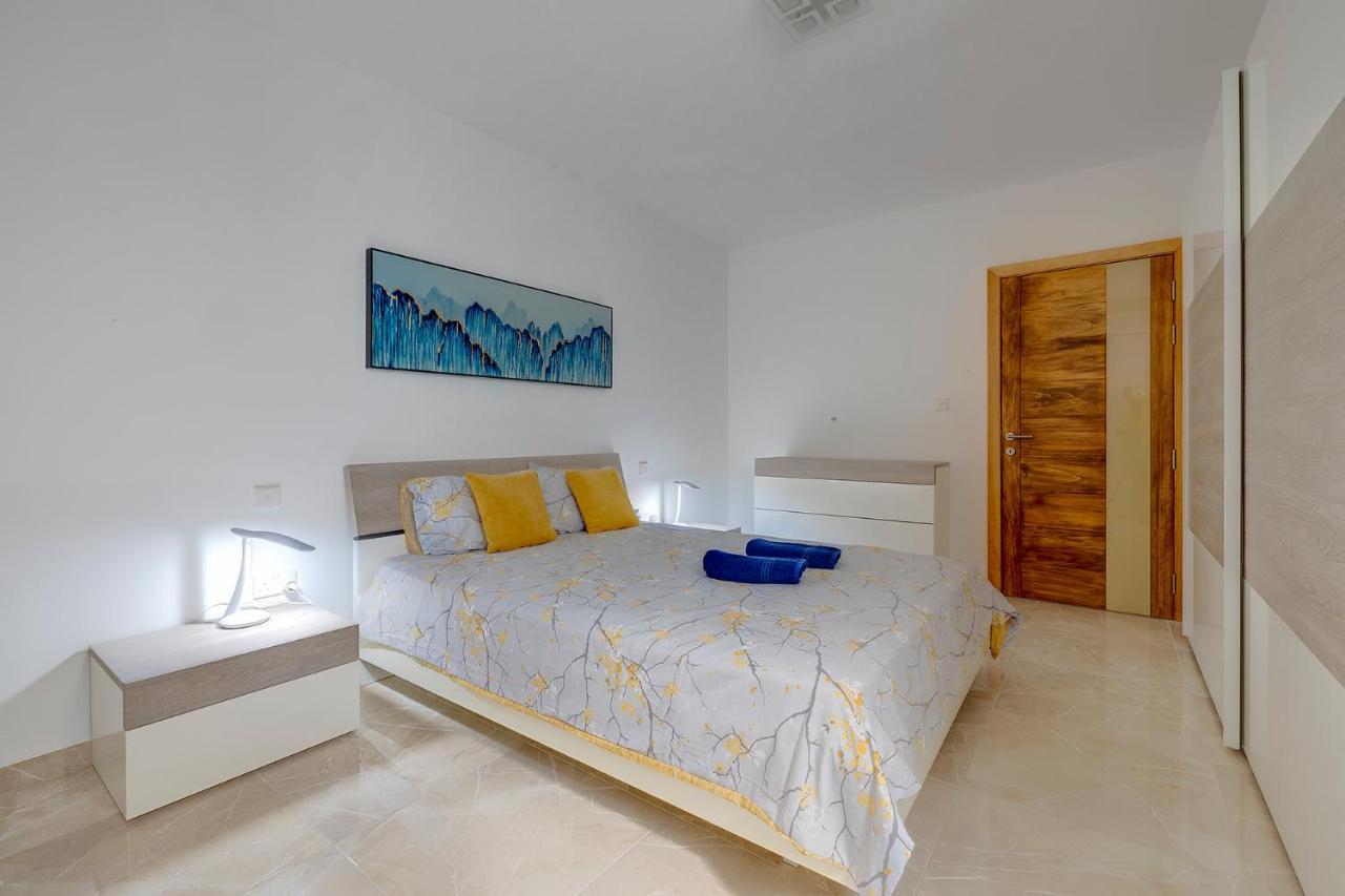 Modern 2Br Apartment In Central St Julian'S Saint Julian's Eksteriør billede