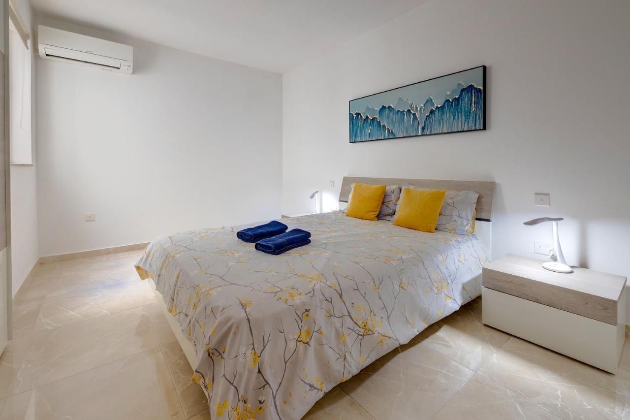 Modern 2Br Apartment In Central St Julian'S Saint Julian's Eksteriør billede